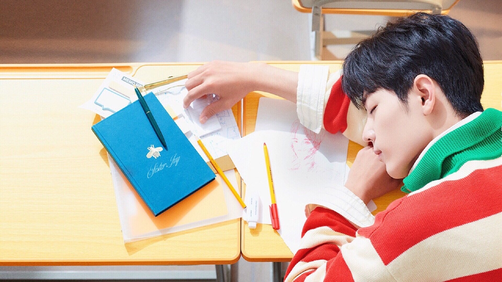 足球职业联赛热度持续升温，观赏性十足，业余足球赛事